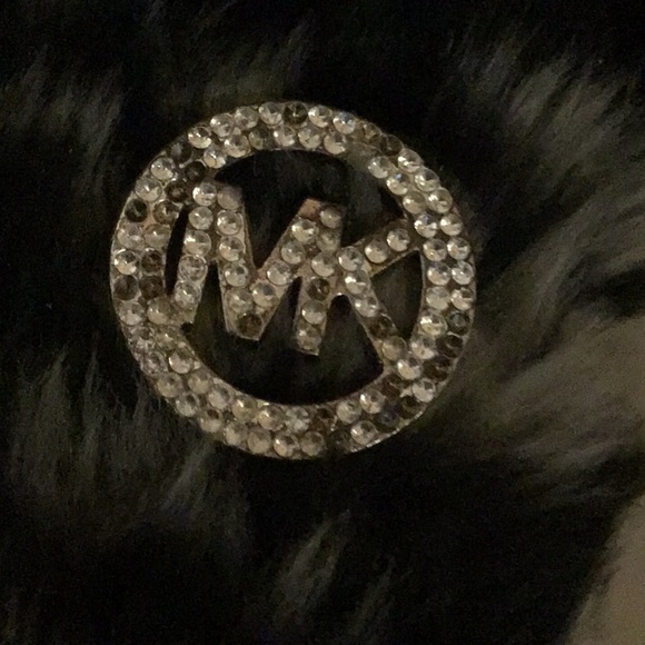 Michael Kors fuzzy slide slippers - Picture 5 of 6